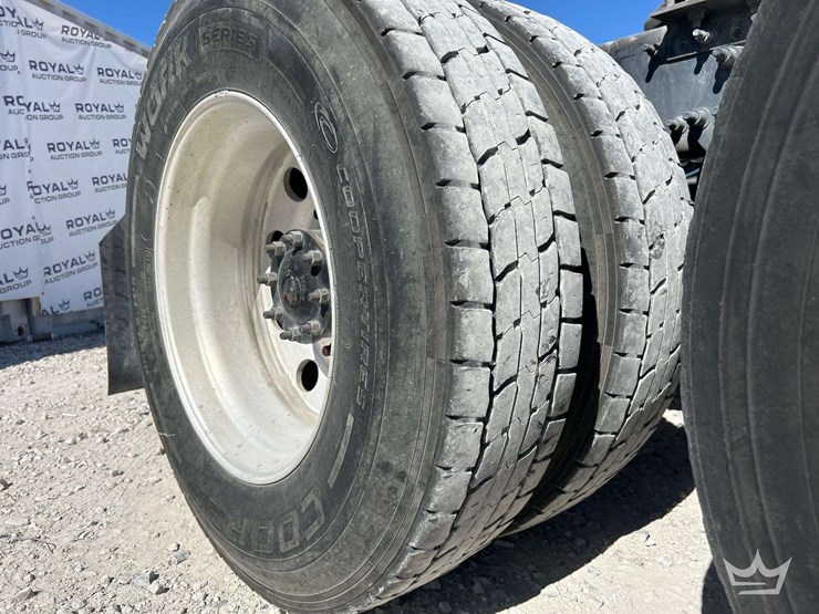 2016-freightliner-cascadia-125-image-34