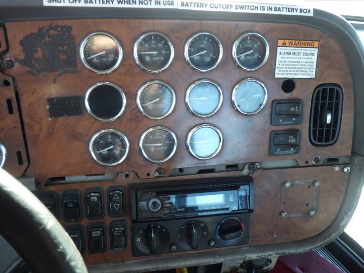 2007-peterbilt-378-image-16