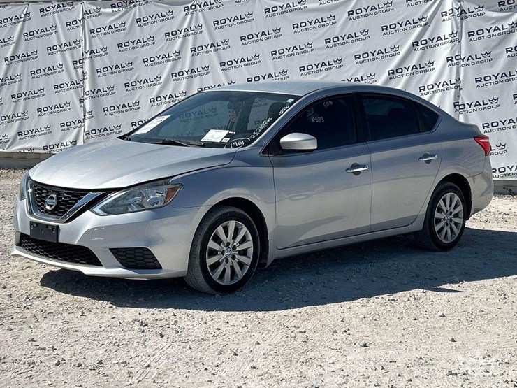 2017-nissan-sentra-sedan-image-1