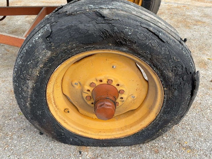 minneapolis-moline-g705-image-36