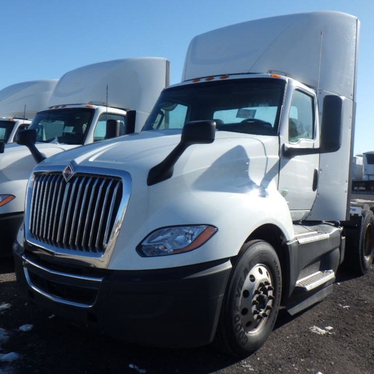 2021 INTERNATIONAL LT