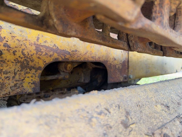 caterpillar-ten-gas-crawler-image-39