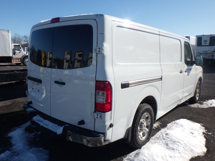 2013-nissan-nv2500-image-6