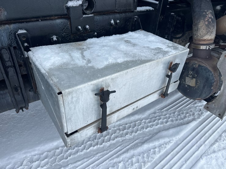 2008-caterpillar-c13-image-29