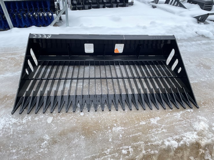 #2338-•-wolverine-skeleton-bucket-image-2