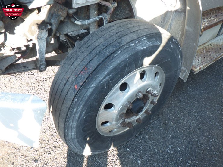 2019-freightliner-m2-106-image-12