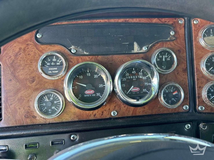 2004-peterbilt-357-image-17