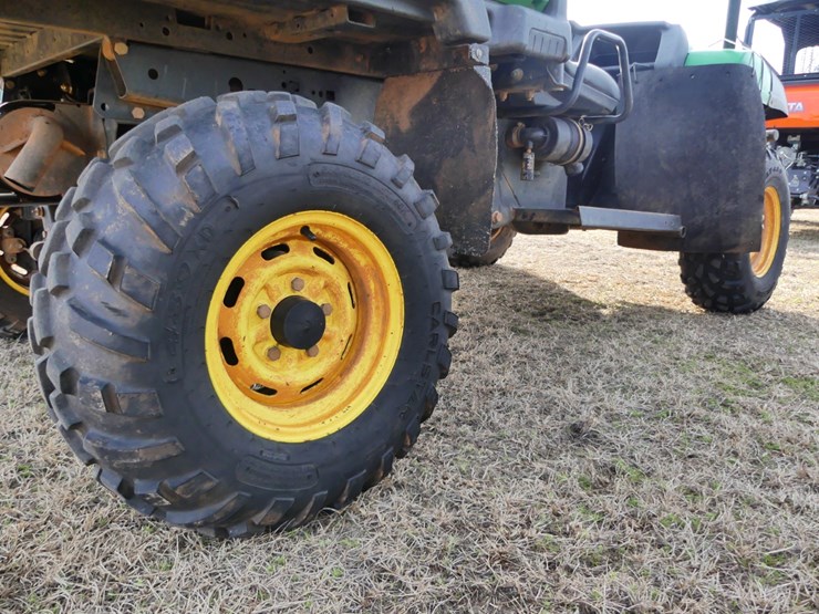 john-deere-gator-image-6