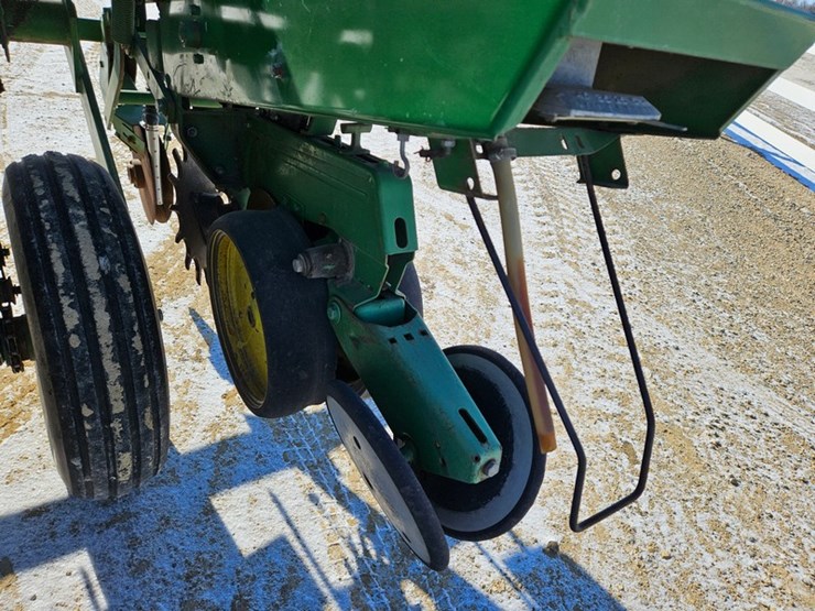 john-deere-7000-image-19