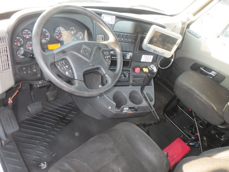 2016-international-prostar-image-8