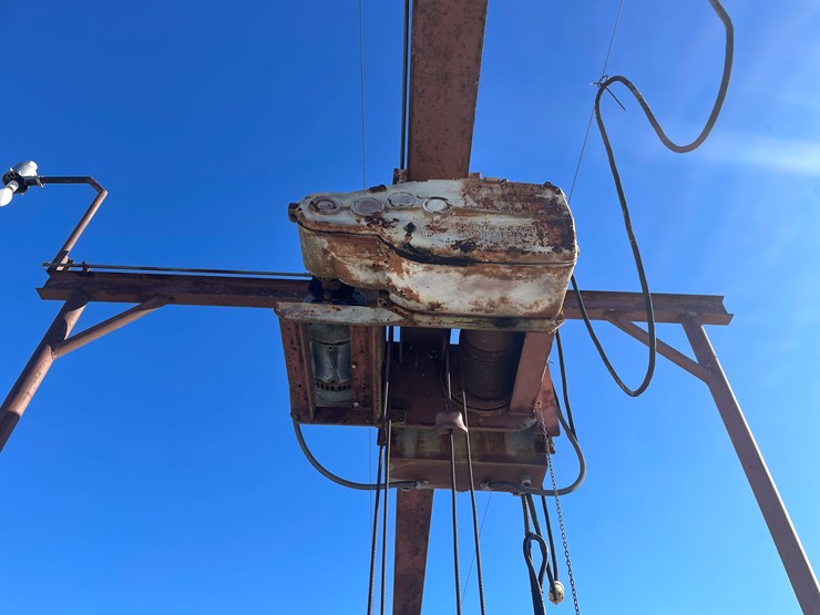 #5901-•-springfield-5-ton-cable-hoist-image-2