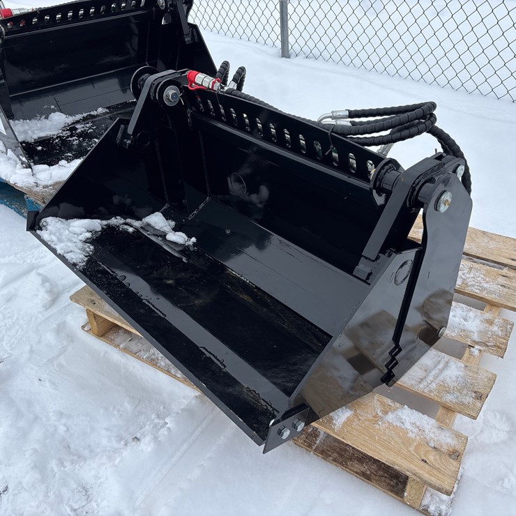 #4149 • E2. 4 IN 1 BUCKET