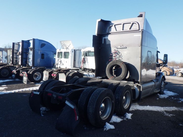 2019-peterbilt-579-image-9