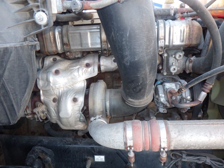 2019-freightliner-cascadia-126-image-26