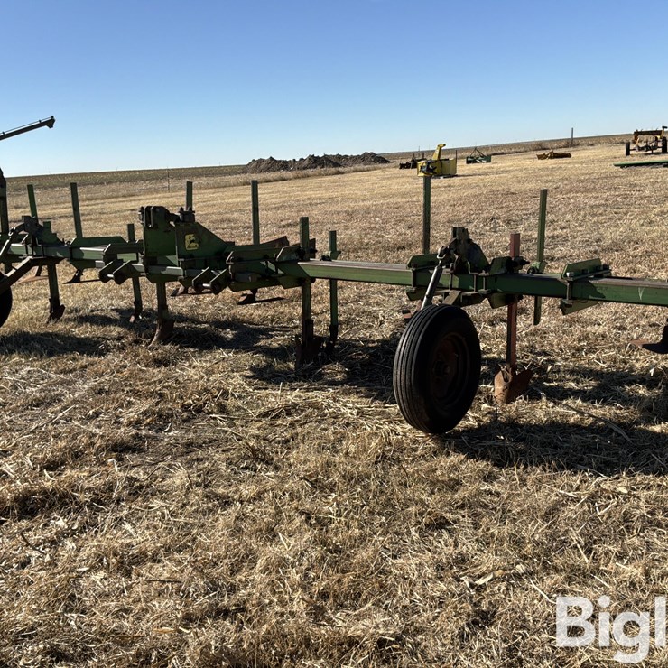 John Deere 3-Pt Cultivator/Ditcher