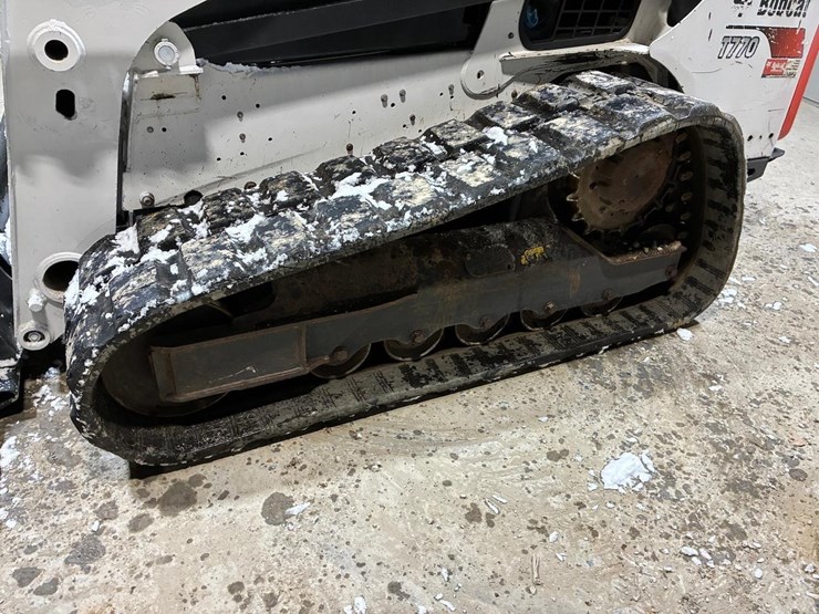 2022-bobcat-t770-image-15