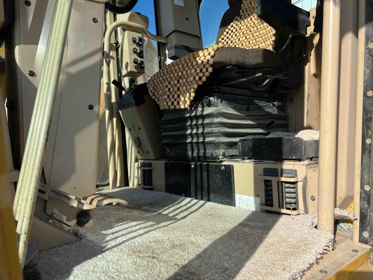 2007-caterpillar-160h-image-48