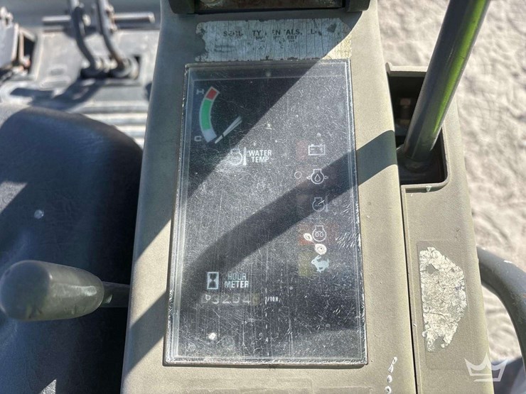 2011-takeuchi-tb016-mini-excavator-image-15