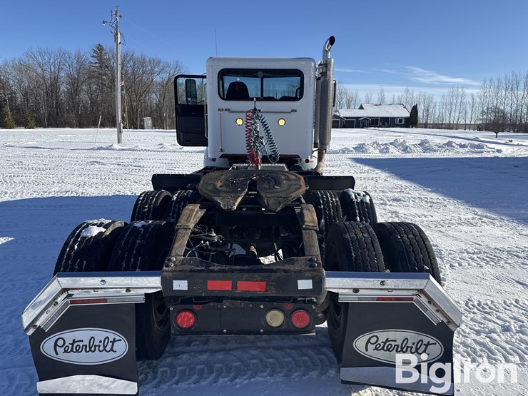 2010-peterbilt-384-image-9