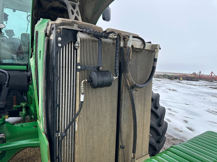 2012-john-deere-8310r-image-44