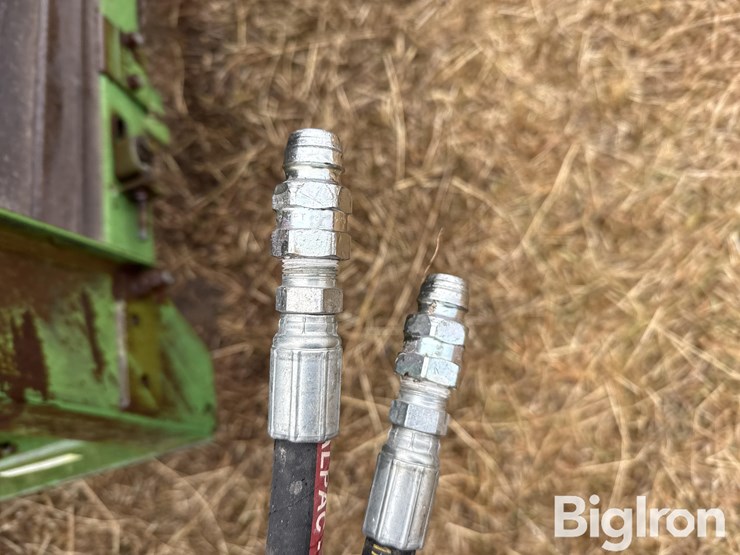 john-deere-220-image-19