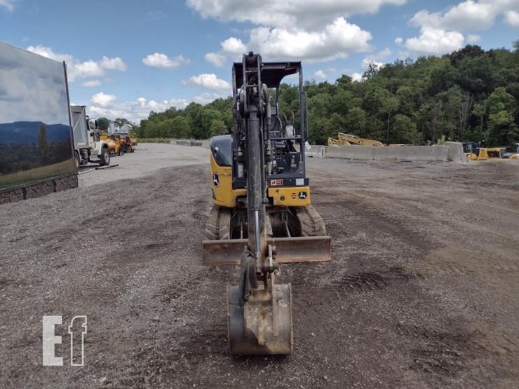 2022-deere-26g-image-2