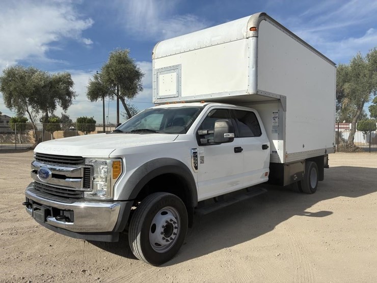 2017-ford-f550-xlt-image-1