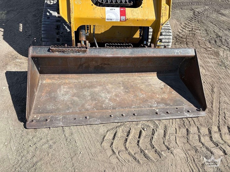 2023-caterpillar-259d3-image-14