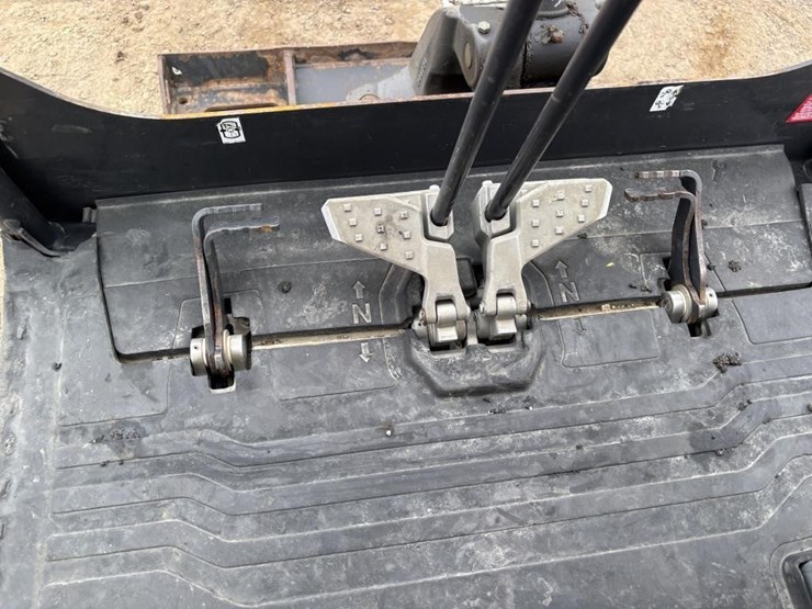 2021-bobcat-e20-image-36