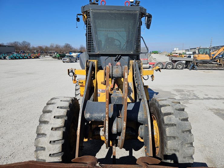 2021-deere-444p-image-4