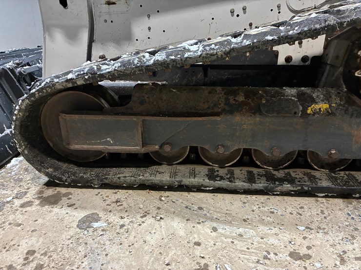 2022-bobcat-t770-image-16