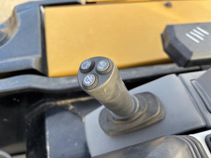 2022-caterpillar-303.5-image-37