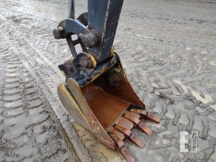 2023-deere-30g-image-16