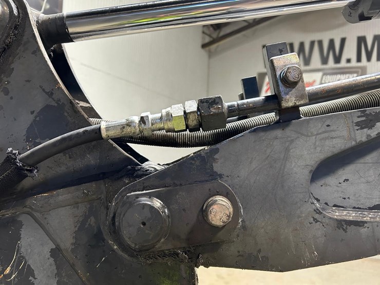 2017-deere-30g-image-10