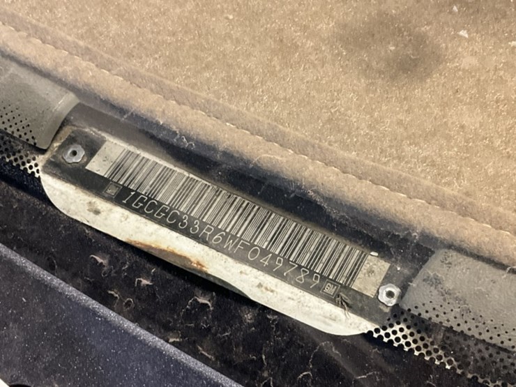 1998-chevrolet-3500-image-13