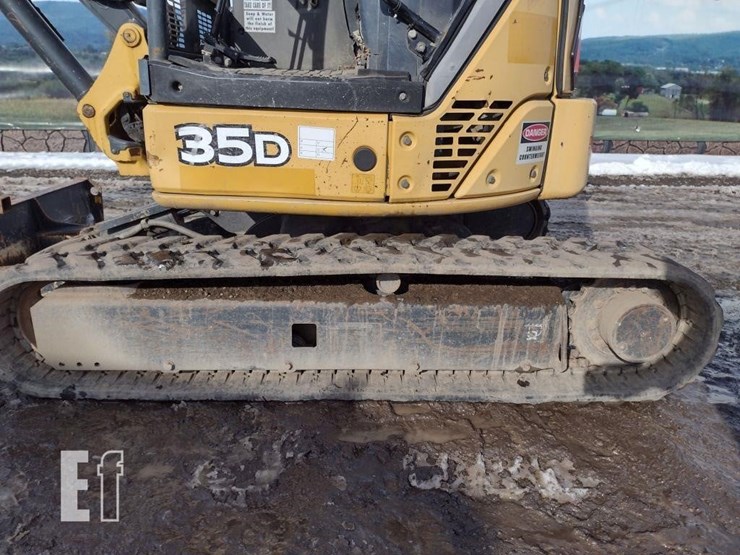 2013-deere-35d-image-26