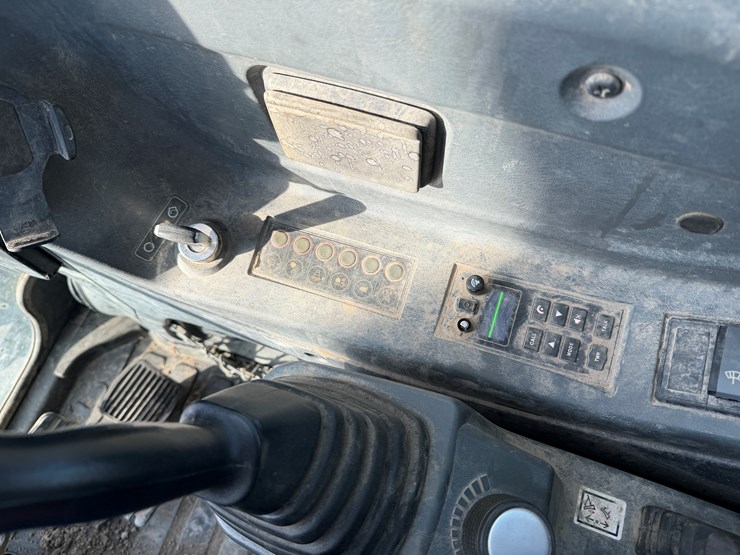 2019-case-cx57c-image-22