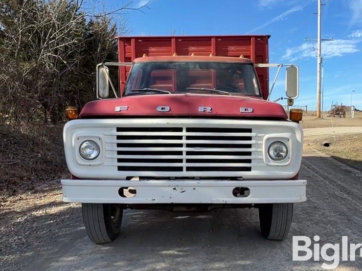 1975-ford-f700-image-15