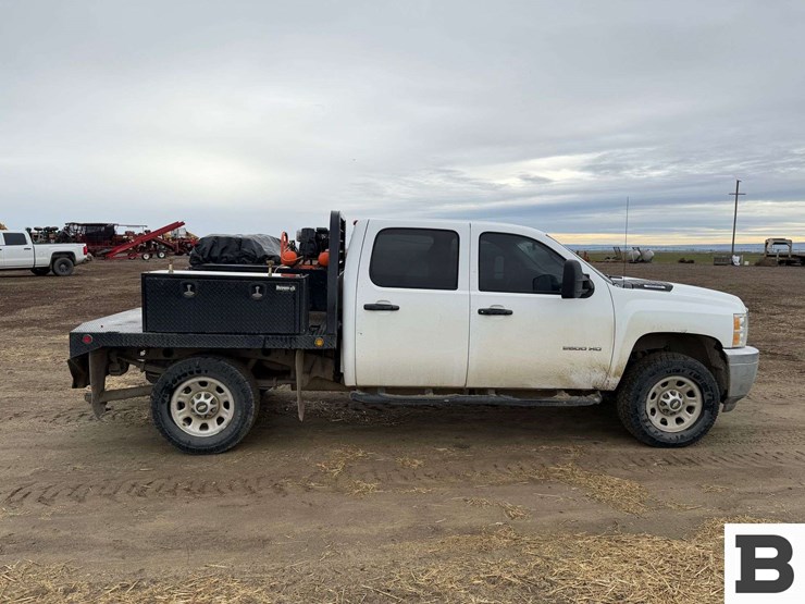 2011-chevrolet-2500-image-3