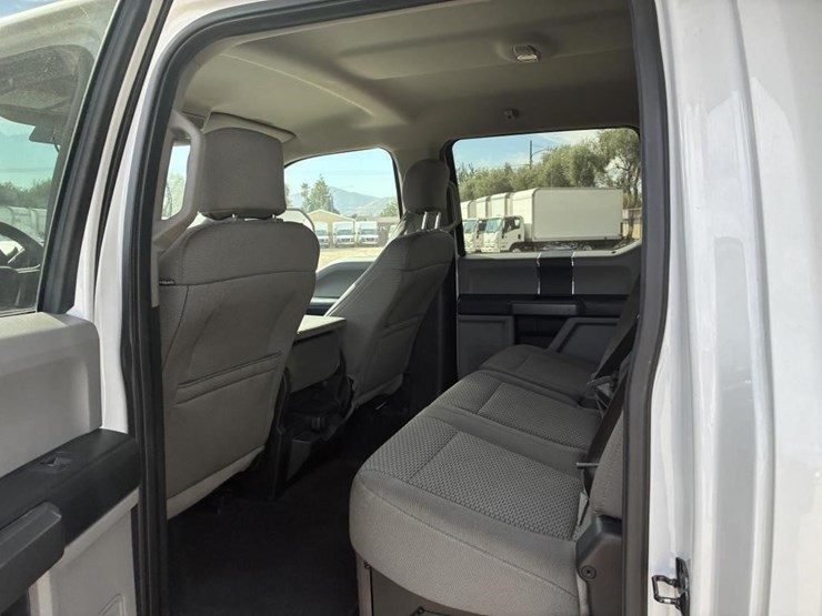 2017-ford-f550-xlt-image-15