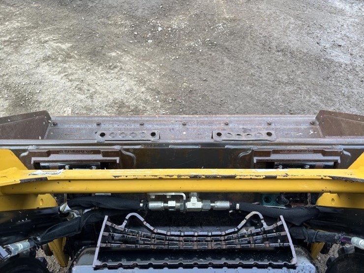 2018-caterpillar-226d-image-21