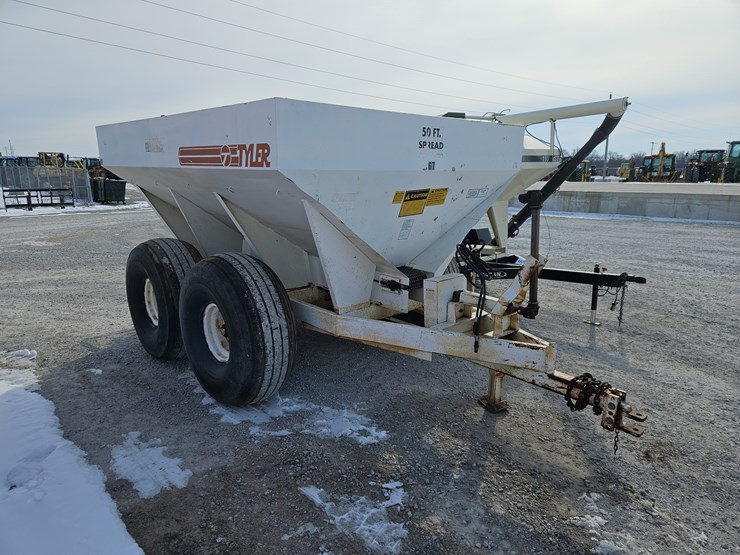 #205094-•-tyler-fertilizer-spreader-image-9