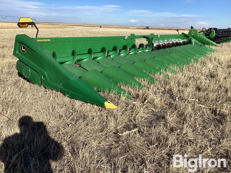 2022-john-deere-c16r-image-3