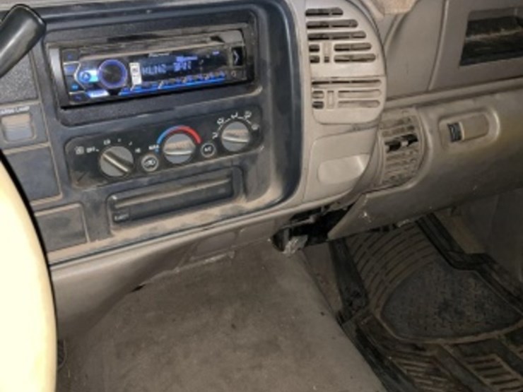 1998-chevrolet-3500-image-17