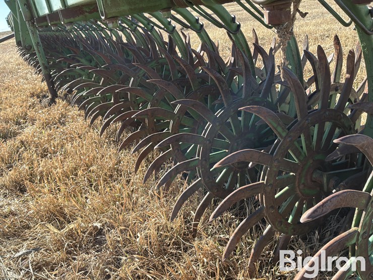 john-deere-e0400-3-pt-rotary-hoe-image-11