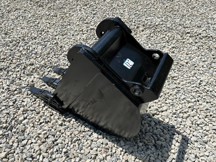 12"-x-change-bucket-for-a-bobcat-excavator-image-7