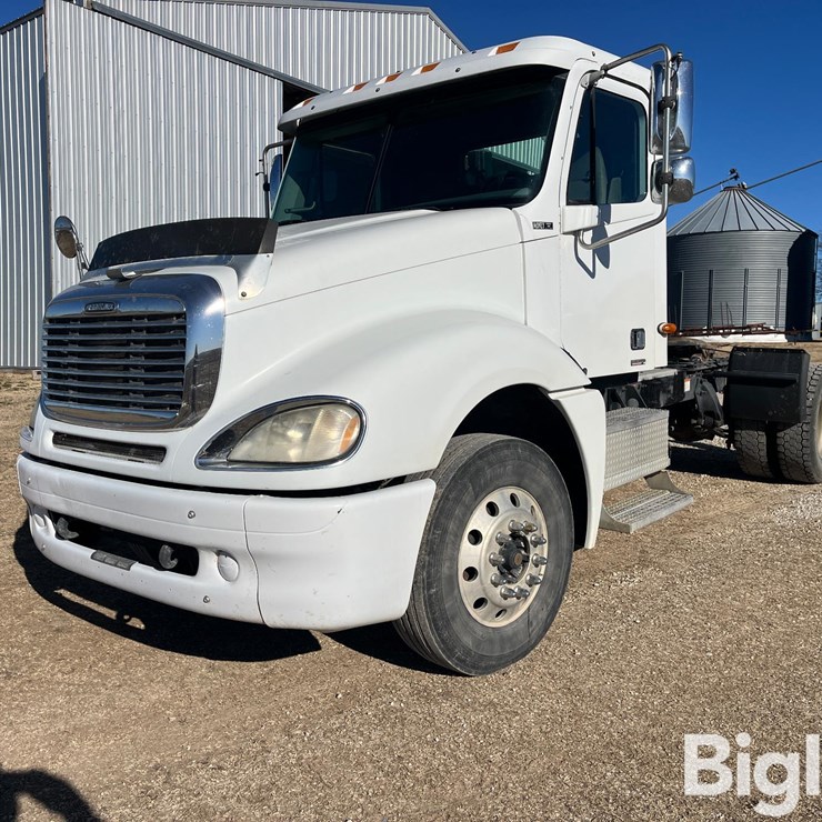 2004 FREIGHTLINER COLUMBIA 120