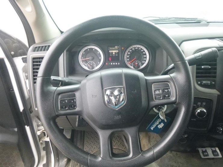 2014-dodge-1500-image-19