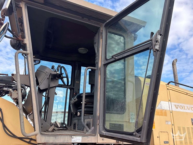 2001-volvo-g710-articulated-motor-grader-image-16