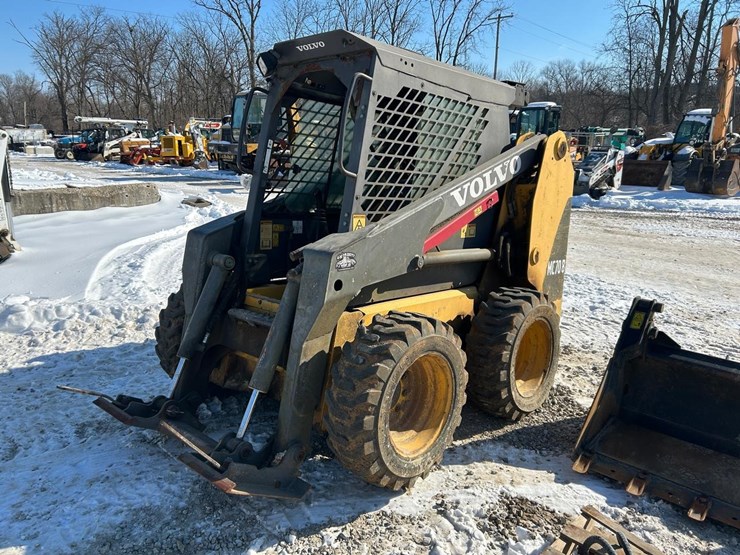 2016-volvo-mc70b-image-2